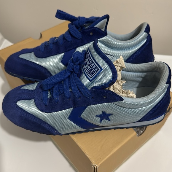 Converse Size 9 - Picture 3 of 7